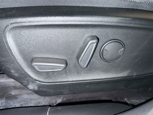 Used 2020 Ford Escape SE image 14