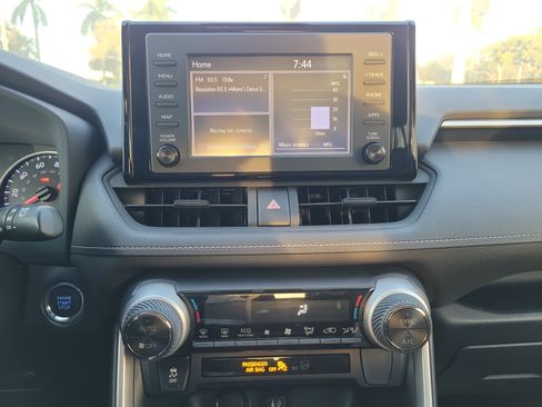 Used 2019 Toyota RAV4 XLE image 21