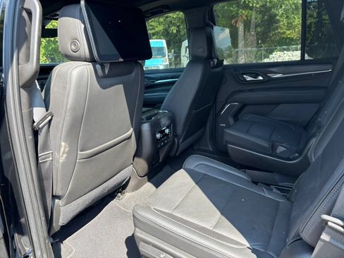 Used 2021 GMC Yukon Denali w/ Denali Ultimate Package AWD/4WD image 12