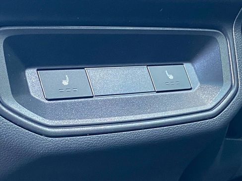 Certified 2025 Volkswagen Atlas Cross Sport SEL image 21