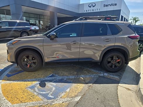 Certified 2025 Nissan Rogue SV AWD/4WD image 2