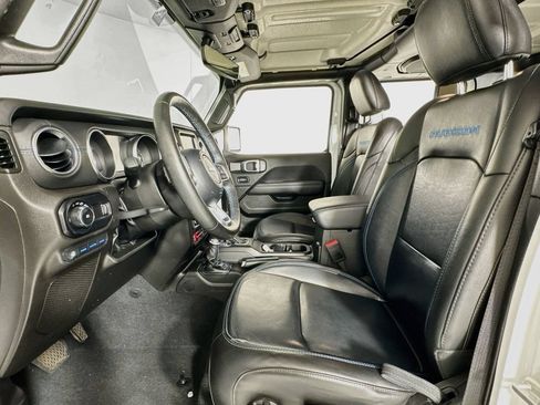 Used 2023 Jeep Wrangler Unlimited Rubicon 4xe w/ Cold Weather Group AWD/4WD image 11