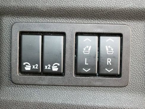 Used 2023 GMC Yukon SLT w/ SLT Luxury Package AWD/4WD image 16