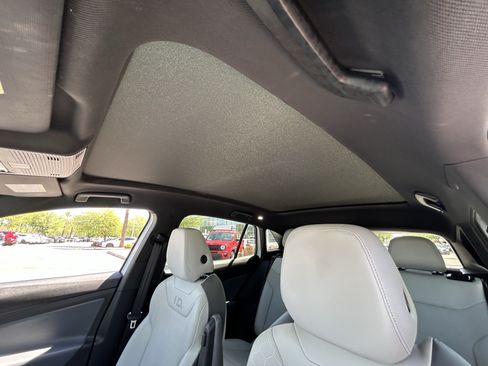 Used 2021 Volkswagen ID.4 Pro S w/ Gradient Package RWD image 18
