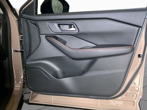 Used 2025 Nissan Rogue SV AWD/4WD image 22