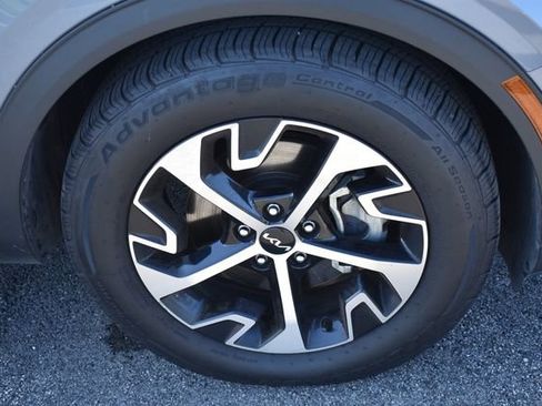 Used 2023 Kia Sportage EX image 11