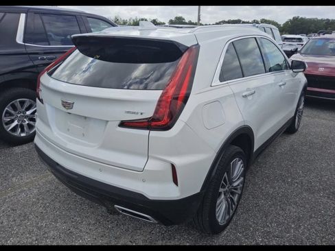 Used 2024 Cadillac XT4 Premium Luxury FWD image 9