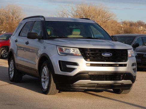Used 2016 Ford Explorer 4WD image 4
