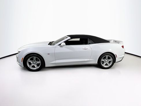 Used 2023 Chevrolet Camaro LT RWD image 8