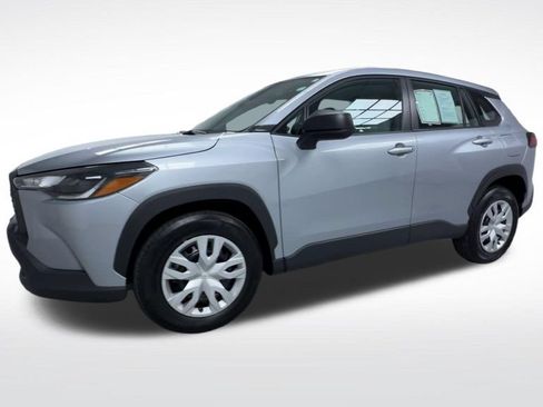 Used 2024 Toyota Corolla Cross L AWD/4WD image 5