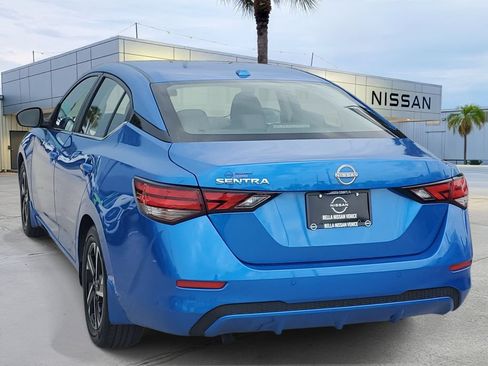 Used 2025 Nissan Sentra SV FWD image 4
