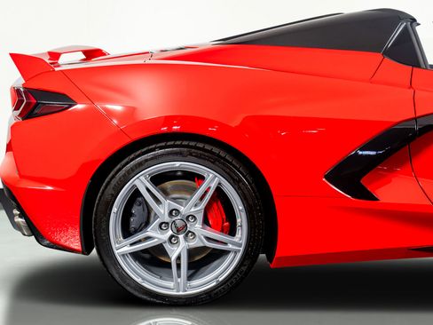 Used 2020 Chevrolet Corvette Stingray Convertible w/ 1LT image 9