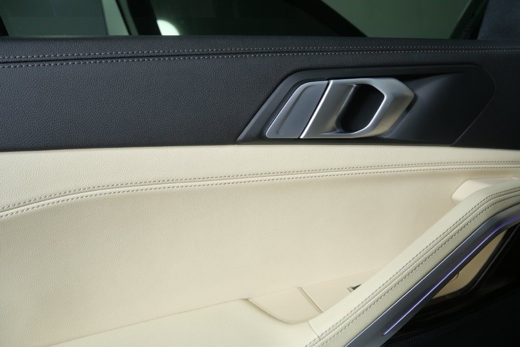 Used 2021 BMW X6 sDrive40i w/ M Sport Package RWD image 14