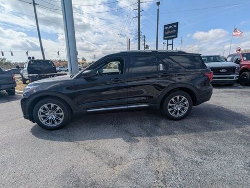 New 2026 Ford Explorer Platinum image 8