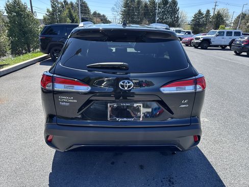 Used 2022 Toyota Corolla Cross LE w/ Moonroof Package AWD/4WD image 16