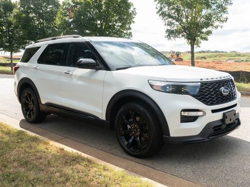 Used 2023 Ford Explorer ST RWD image 7