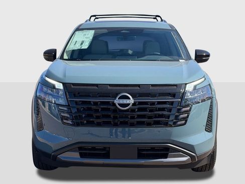 New 2026 Nissan Pathfinder SL image 4