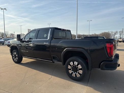 Used 2023 GMC Sierra 2500 Denali w/ Denali Black Diamond Edition image 5
