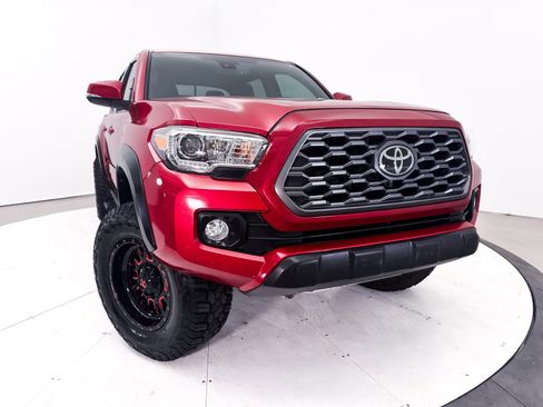 Used 2020 Toyota Tacoma TRD Off-Road w/ TRD Premium Off Road Package AWD/4WD image 8