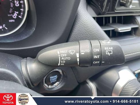 Used 2022 Toyota RAV4 XLE Premium AWD/4WD image 26