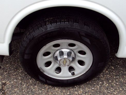 Used 2013 Chevrolet Express 1500 LS image 32