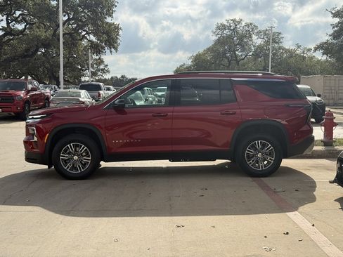 Used 2024 Chevrolet Traverse LT w/ LPO, Floor Liner Package image 8