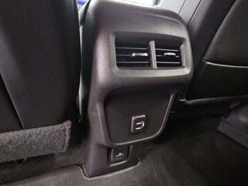 Used 2024 GMC Terrain SLT AWD/4WD image 31