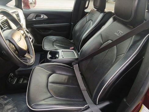Used 2019 Chrysler Pacifica Limited image 11