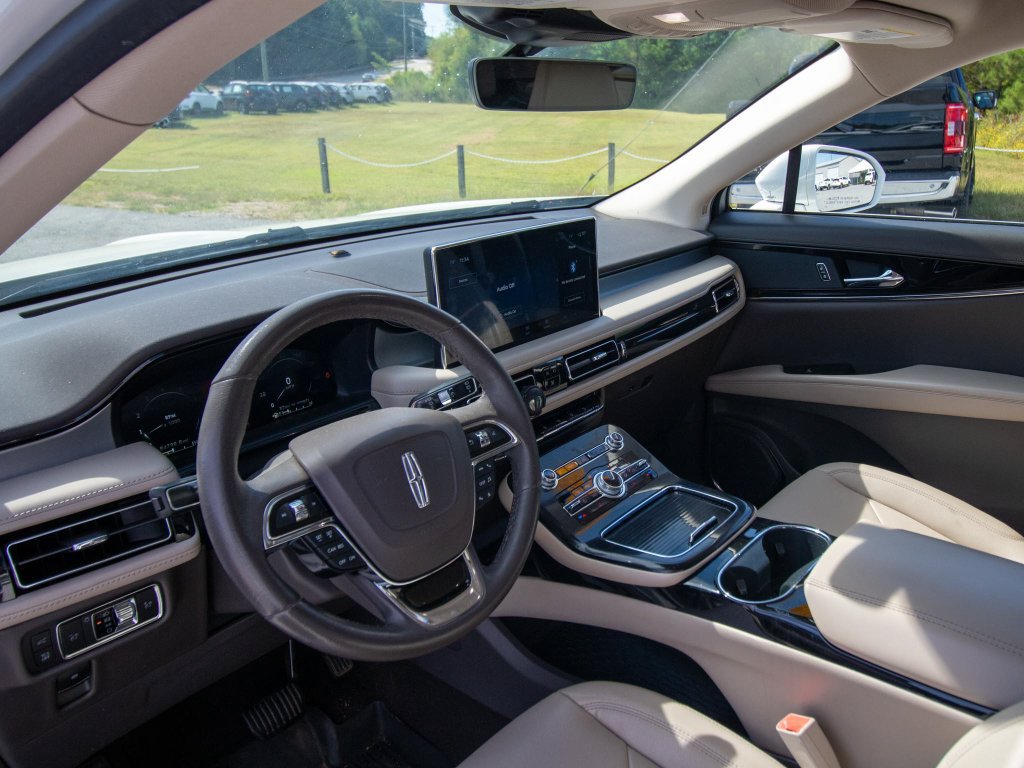 Used 2021 Lincoln Nautilus FWD image 6