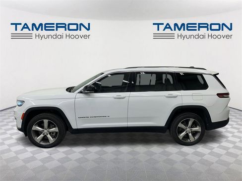 Used 2021 Jeep Grand Cherokee L Limited w/ Luxury Tech Group II image 2