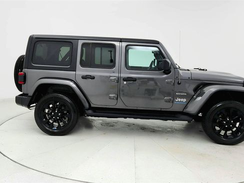 Used 2023 Jeep Wrangler Unlimited Sahara AWD/4WD image 6