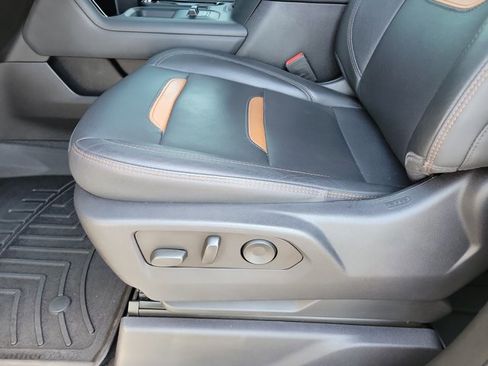 Used 2024 GMC Sierra 2500 AT4 w/ Technology Package AWD/4WD image 13