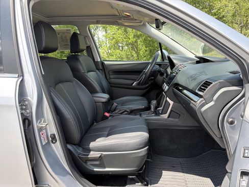 Used 2018 Subaru Forester 2.5i Touring AWD/4WD image 31