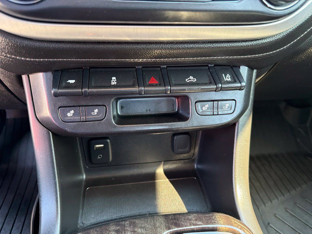 Used 2017 GMC Canyon SLT w/ Driver Alert Package AWD/4WD image 27