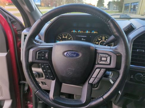 Used 2016 Ford F150 XLT w/ Equipment Group 302A Luxury image 18