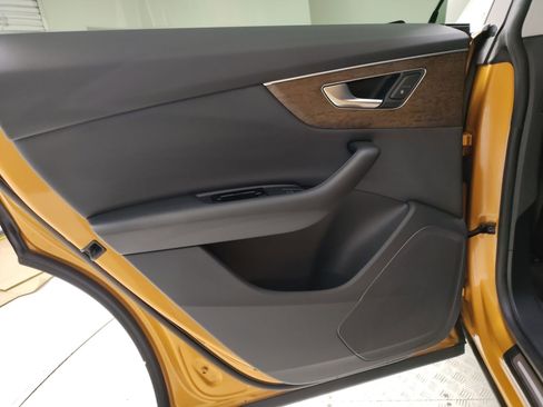 Used 2019 Audi Q8 Premium w/ Convenience Package image 31