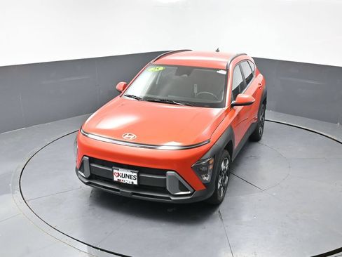 Used 2025 Hyundai Kona SEL AWD/4WD image 44