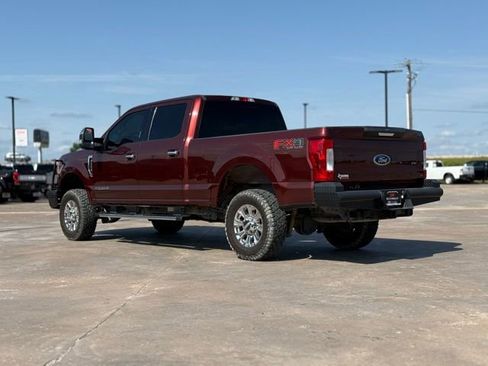 Used 2017 Ford F250 XLT w/ XLT Premium Package AWD/4WD image 7