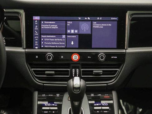 Certified 2026 Porsche Macan AWD/4WD image 17