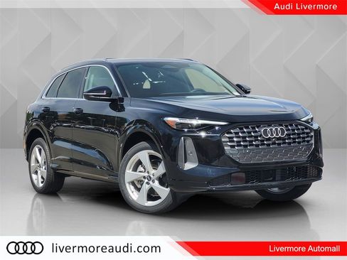 Used 2025 Audi Q5 Premium Plus w/ Premium Plus image 2