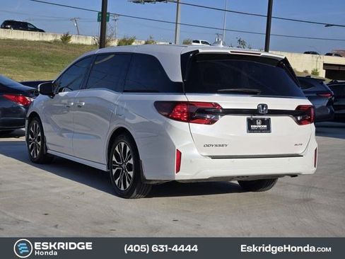 Used 2025 Honda Odyssey Elite image 5