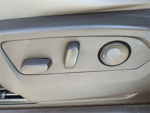 Used 2021 Chevrolet Suburban LT w/ LT Signature Package image 23