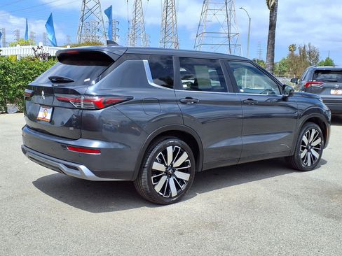 Used 2025 Mitsubishi Outlander SE AWD/4WD image 8