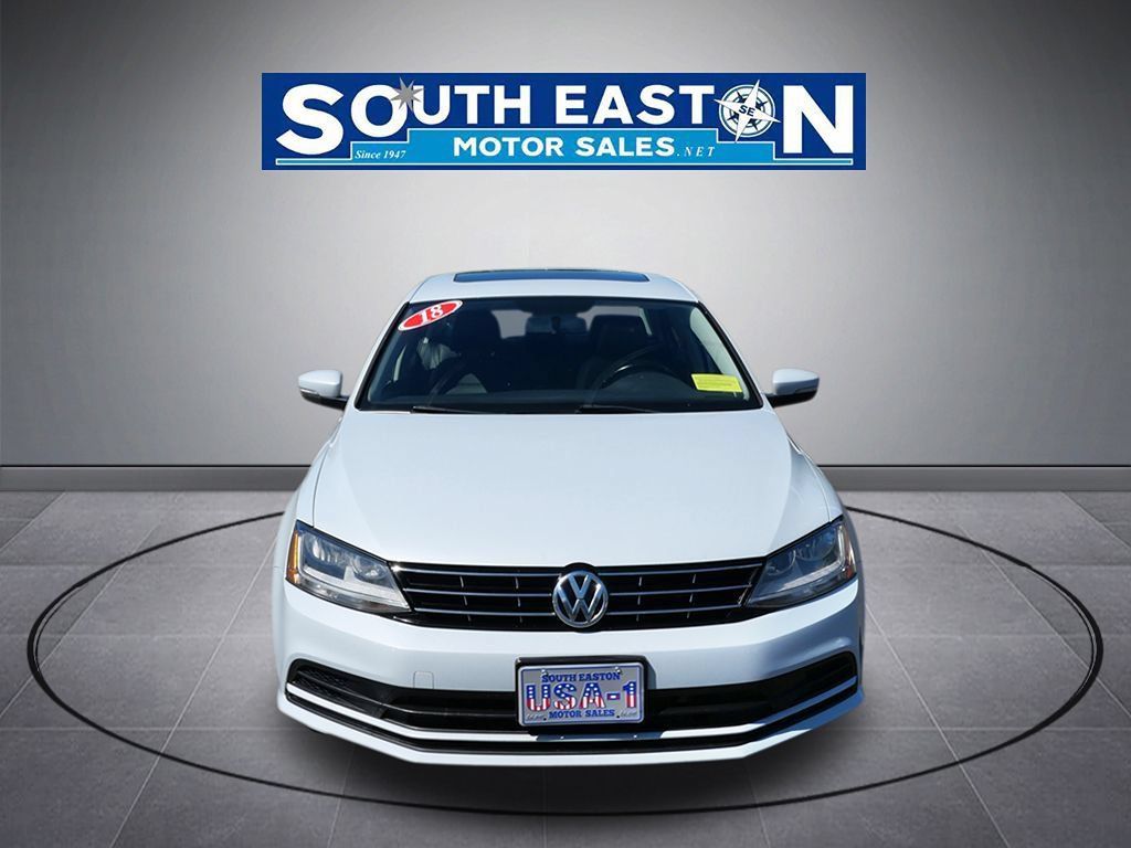 Used 2018 Volkswagen Jetta SE FWD image 3