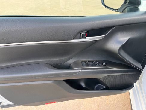 Used 2023 Toyota Camry SE w/ Cold Weather Package FWD image 8