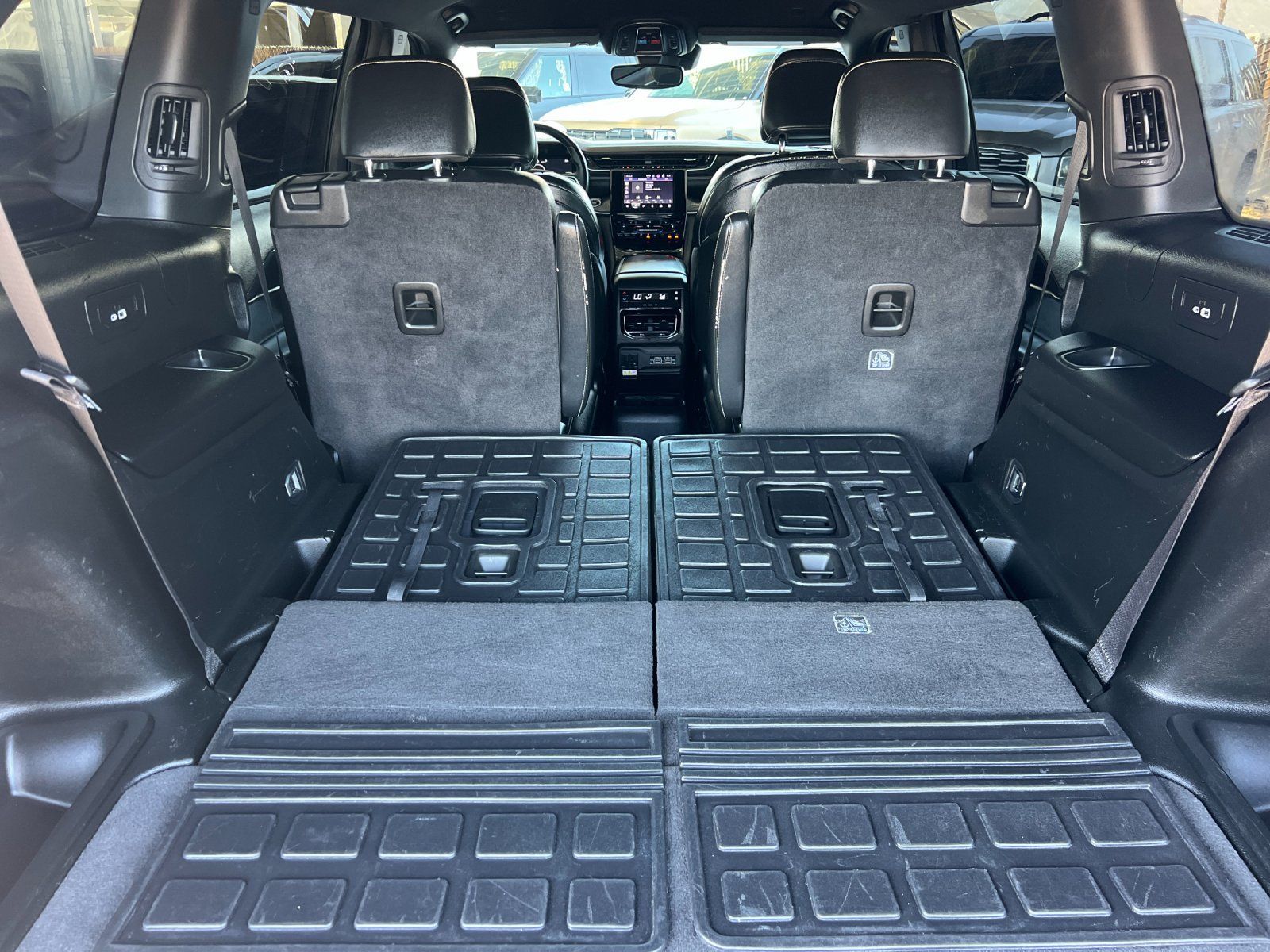 Used 2022 Jeep Grand Cherokee L Laredo AWD/4WD image 15