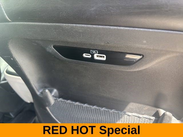 Used 2023 Chrysler Pacifica Touring-L FWD image 38