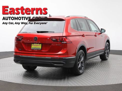 Used 2023 Volkswagen Tiguan SE AWD/4WD image 5