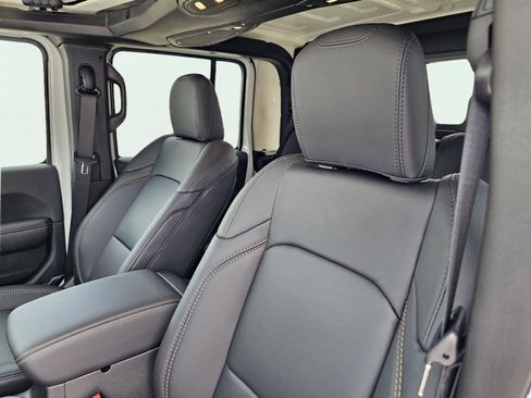 New 2026 Jeep Gladiator Mojave AWD/4WD image 19