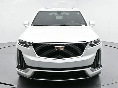 Used 2025 Cadillac XT6 Premium Luxury image 2